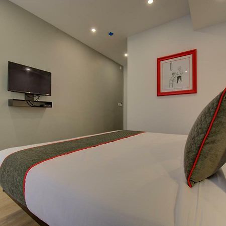 Oyo Townhouse 150 Shreyas Colony Hotel Ahmedabad Exterior foto